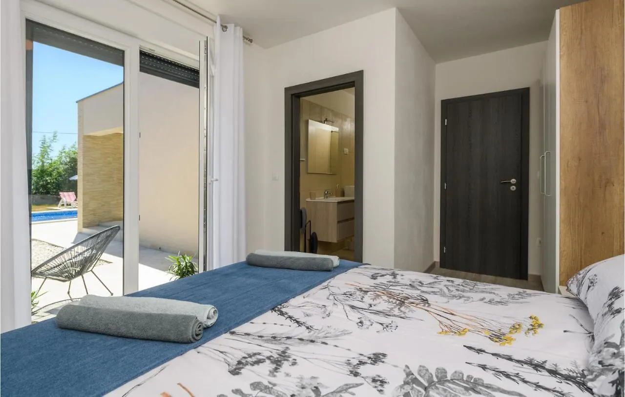 Amazing Home In Trget With Outdoor Swimming Pool Casa vacanze