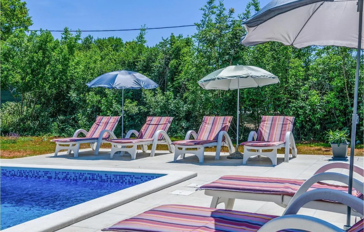 Casa vacanze Amazing Home In Trget With Outdoor Swimming Pool